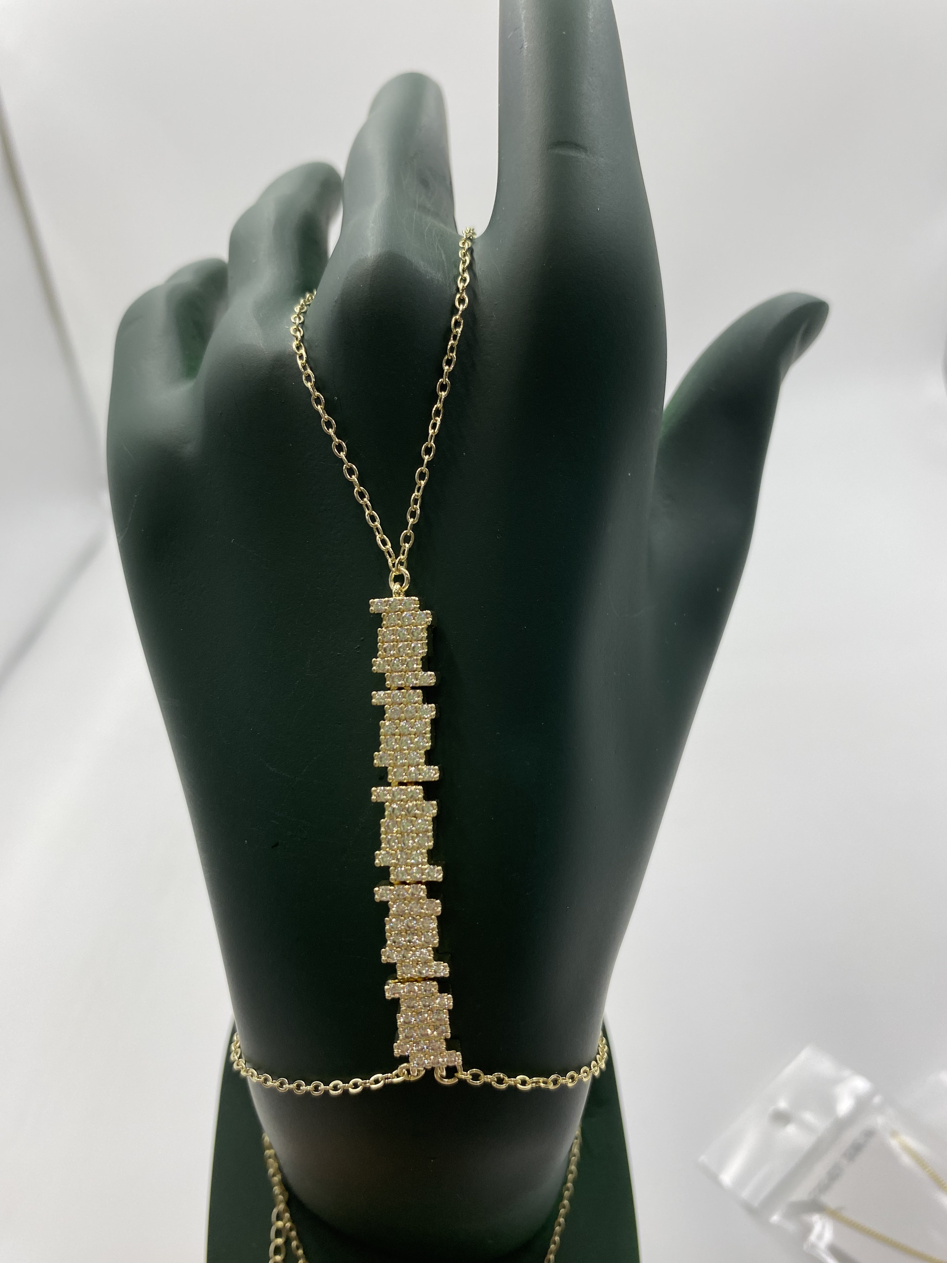 Ritim Model Taşlı Gold Renk Şahmeran