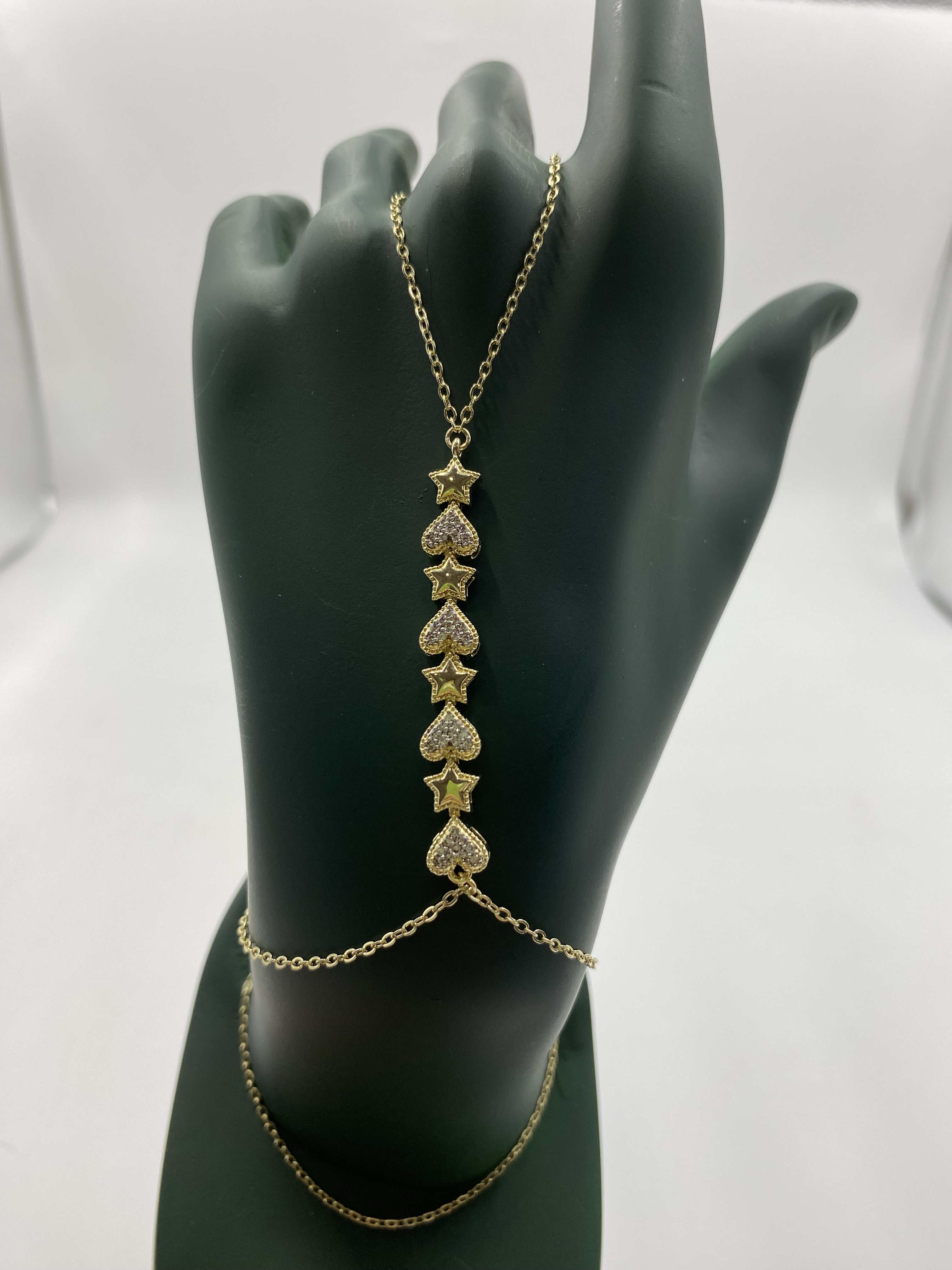 Taş Detay Kalp Ve Yıldız Sıralı Şahmeran