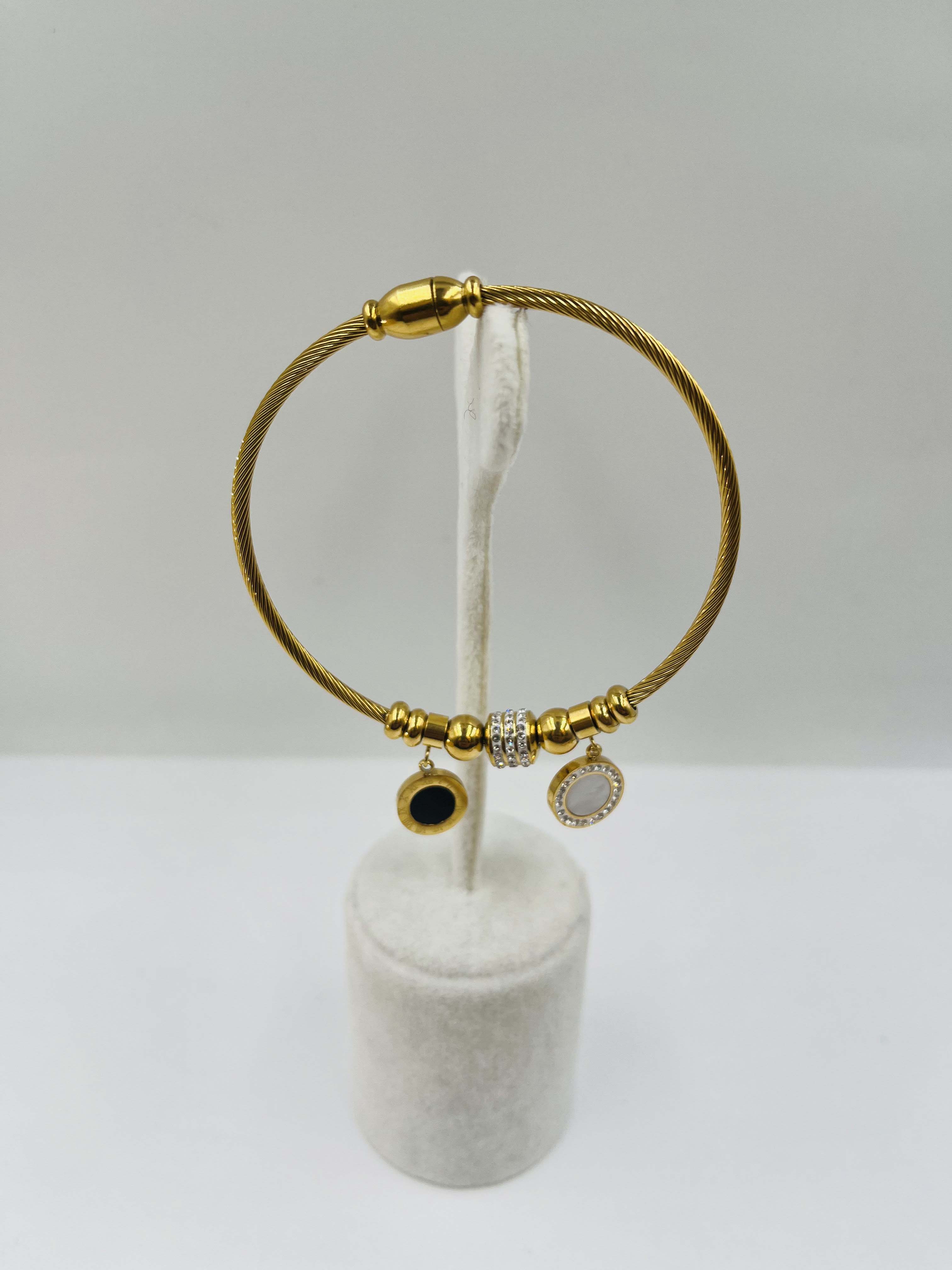 Siyah Beyaz Taş Charmlı Pandora Model Bileklik