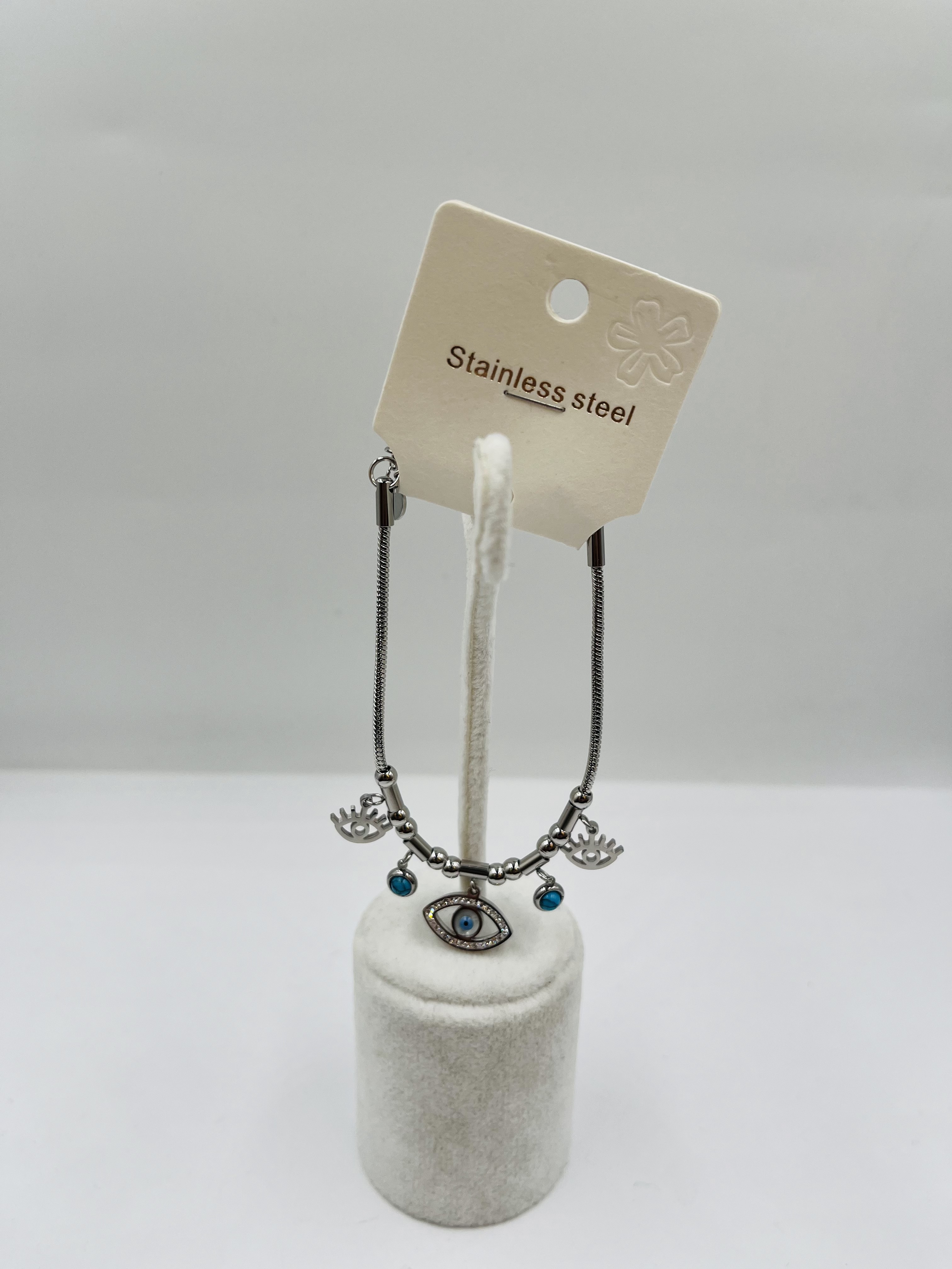 Charm Detaylı Nazar Boncuklu Bileklik