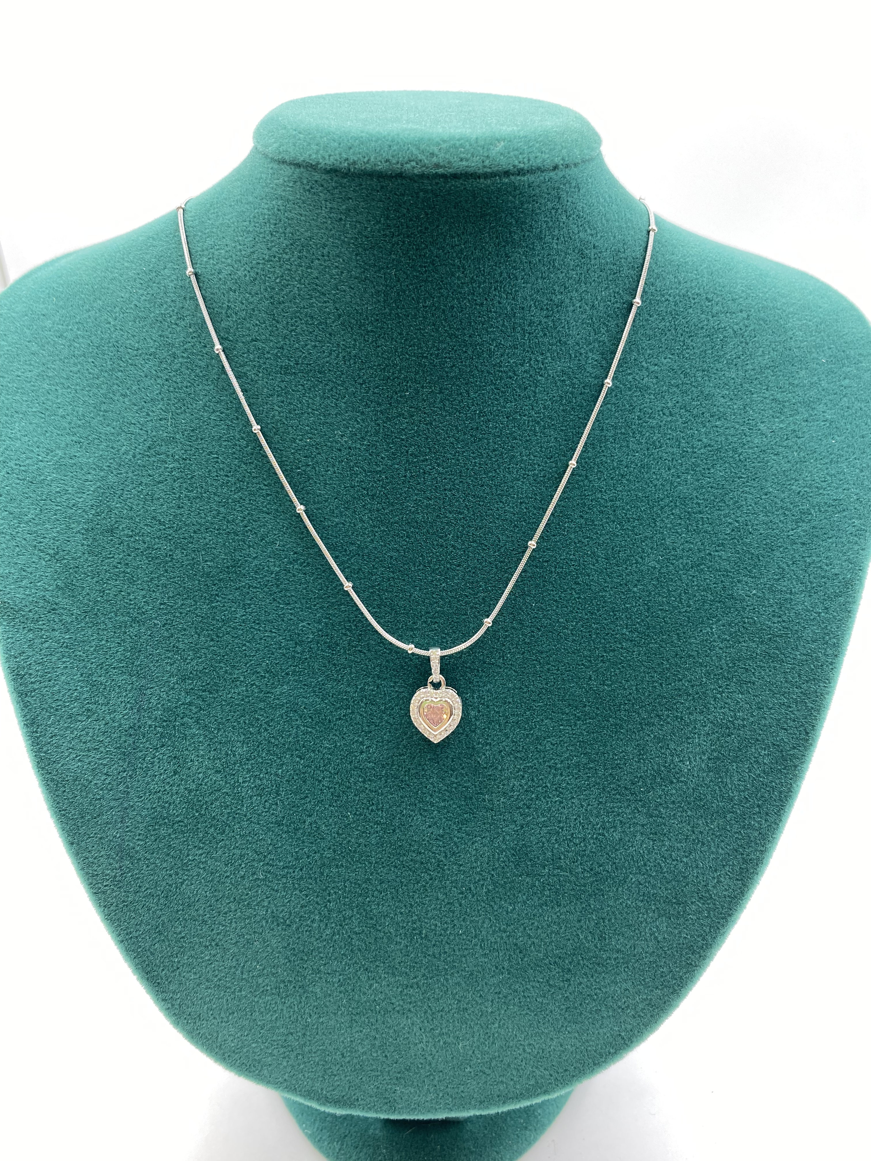 Taşlı Model Kalp Kolye