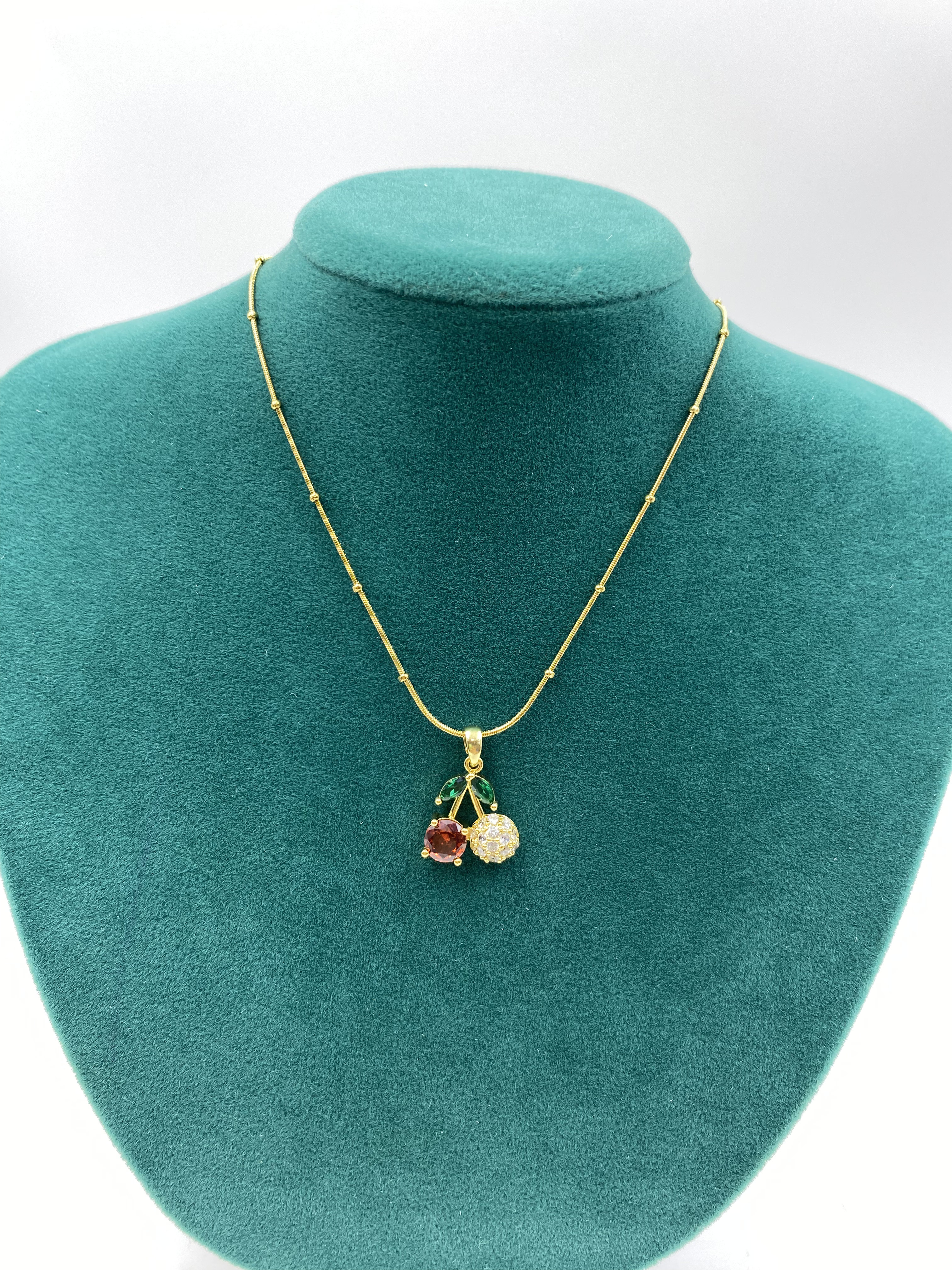 Kiraz Tasarım Taşlı Kolye