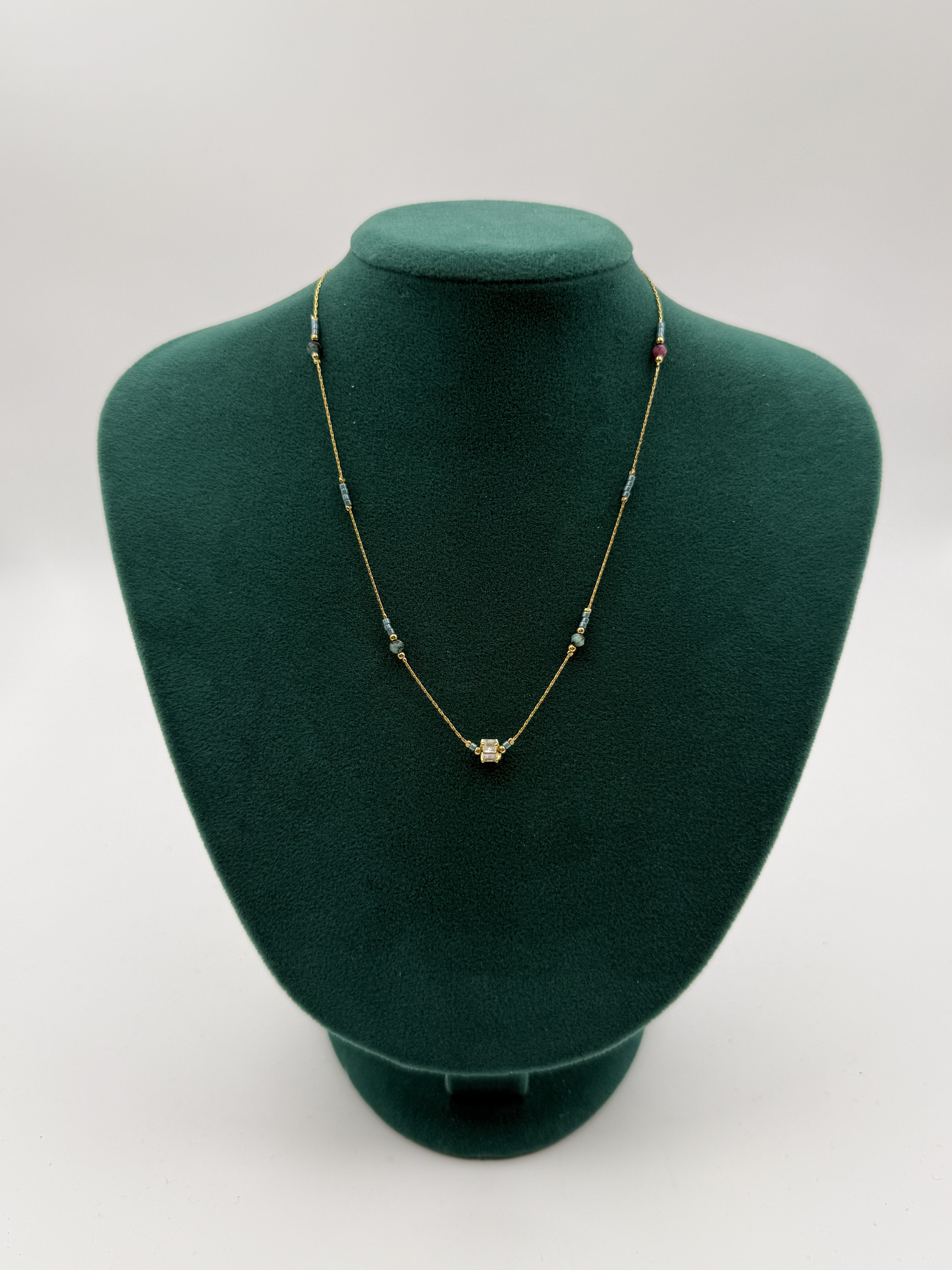 Taşlı Model Kolye KLY015