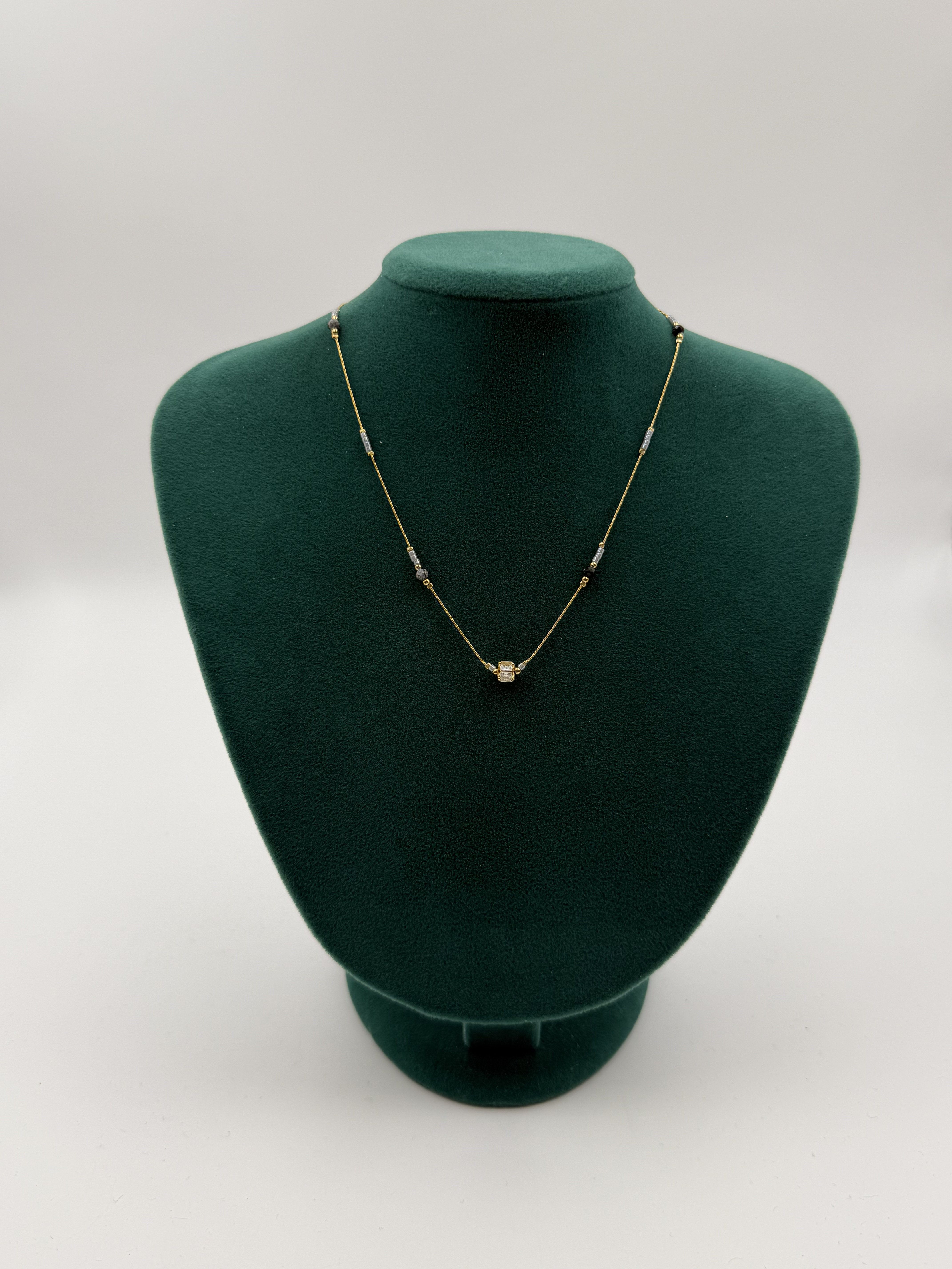 Taşlı Model Kolye KLY018