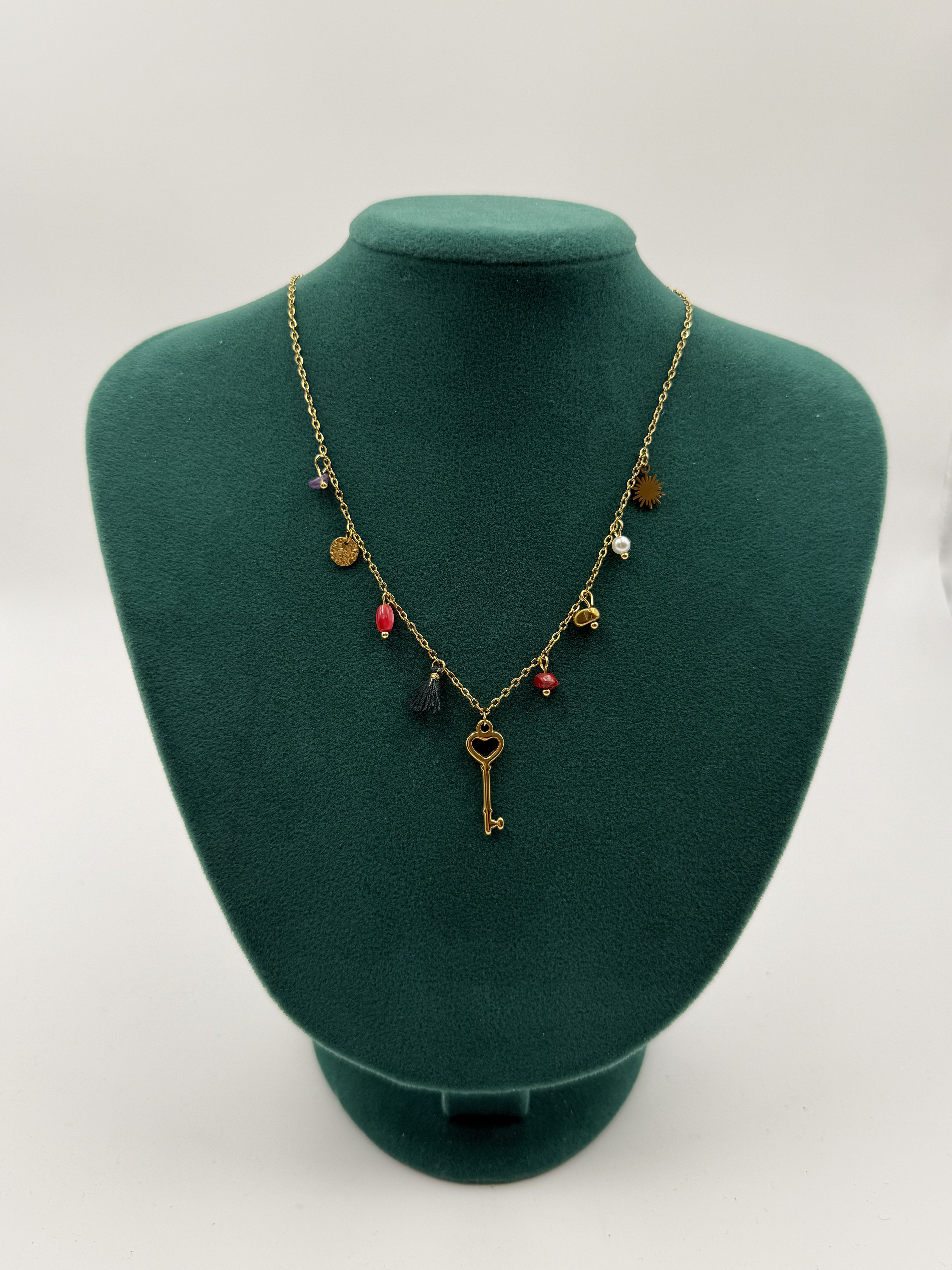 Anahtar Charmlı Renkli Kolye