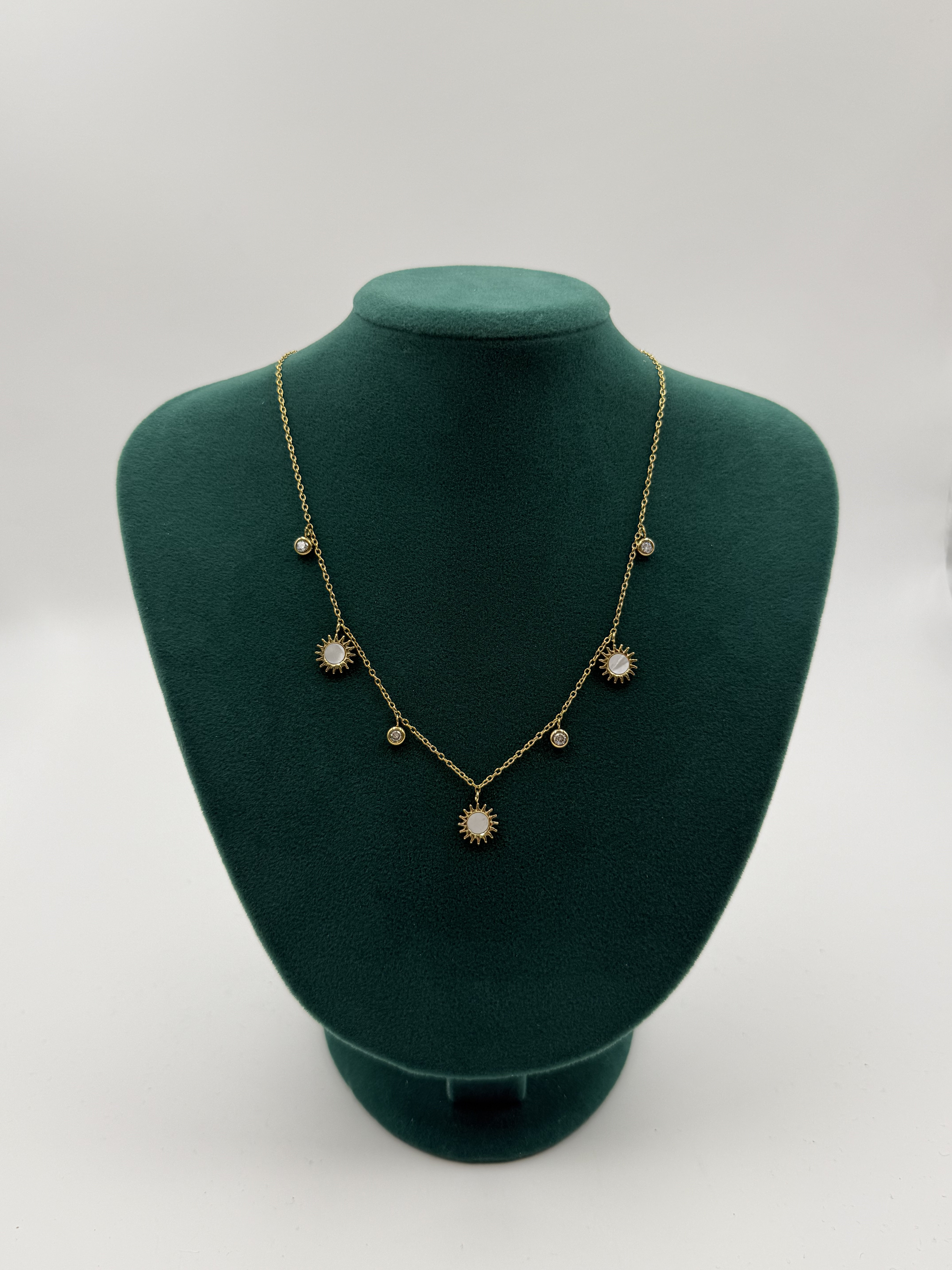 Güneş Model Charm Kolye