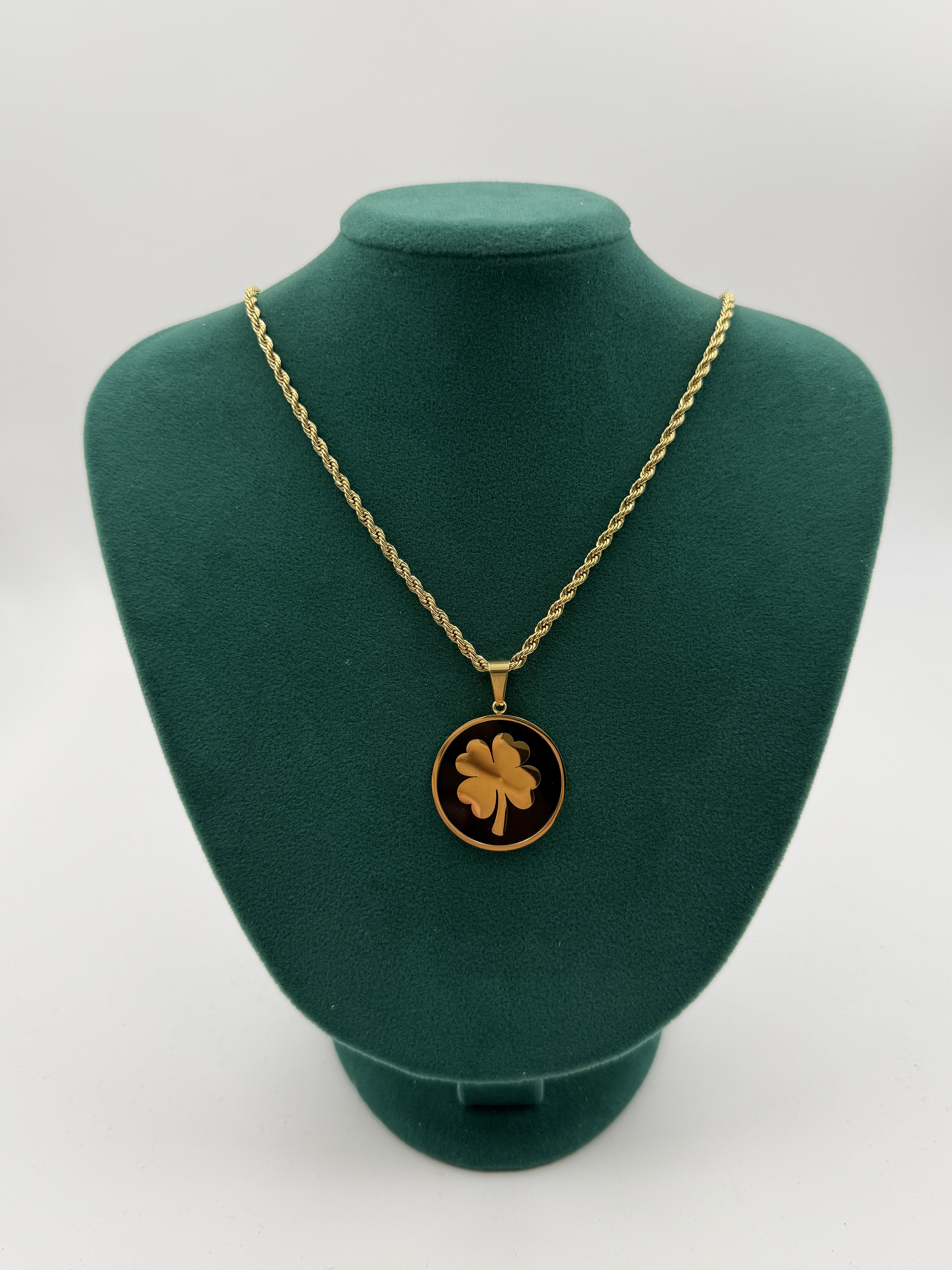 Siyah Yonca Uzun Kolye