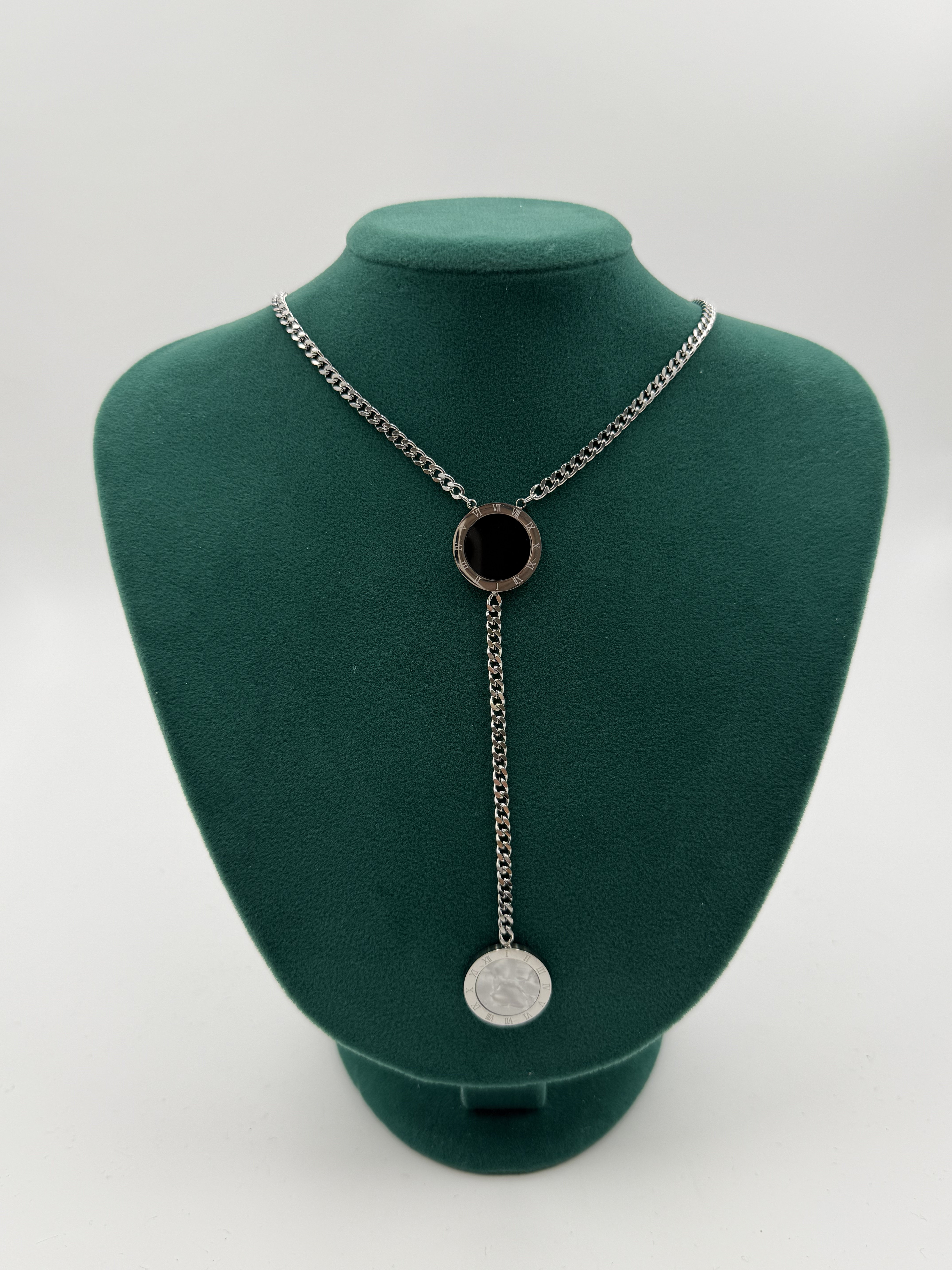 Siyah Yuvarlak Kolye Gümüş