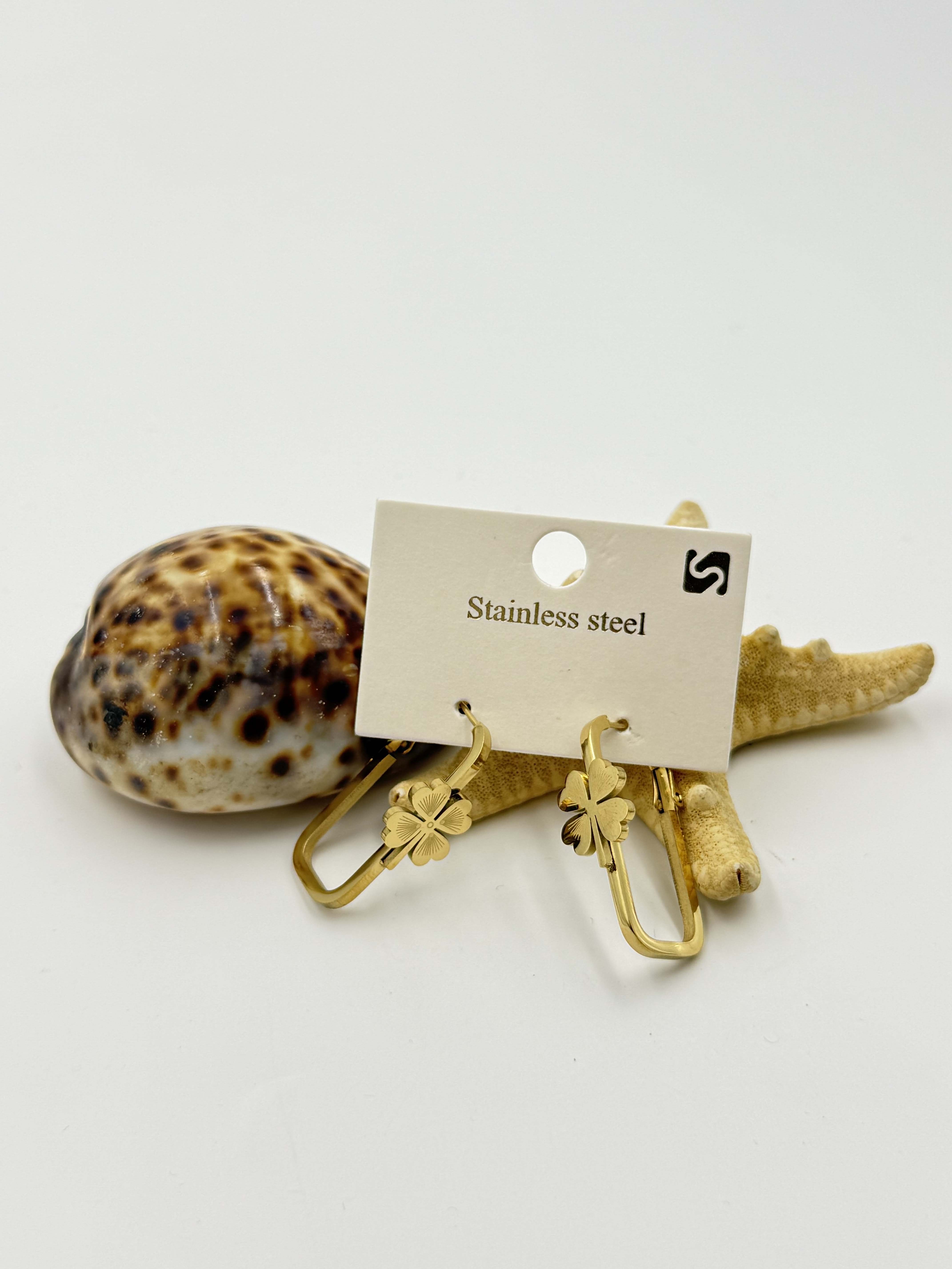 Yonca Model Çengel Küpe