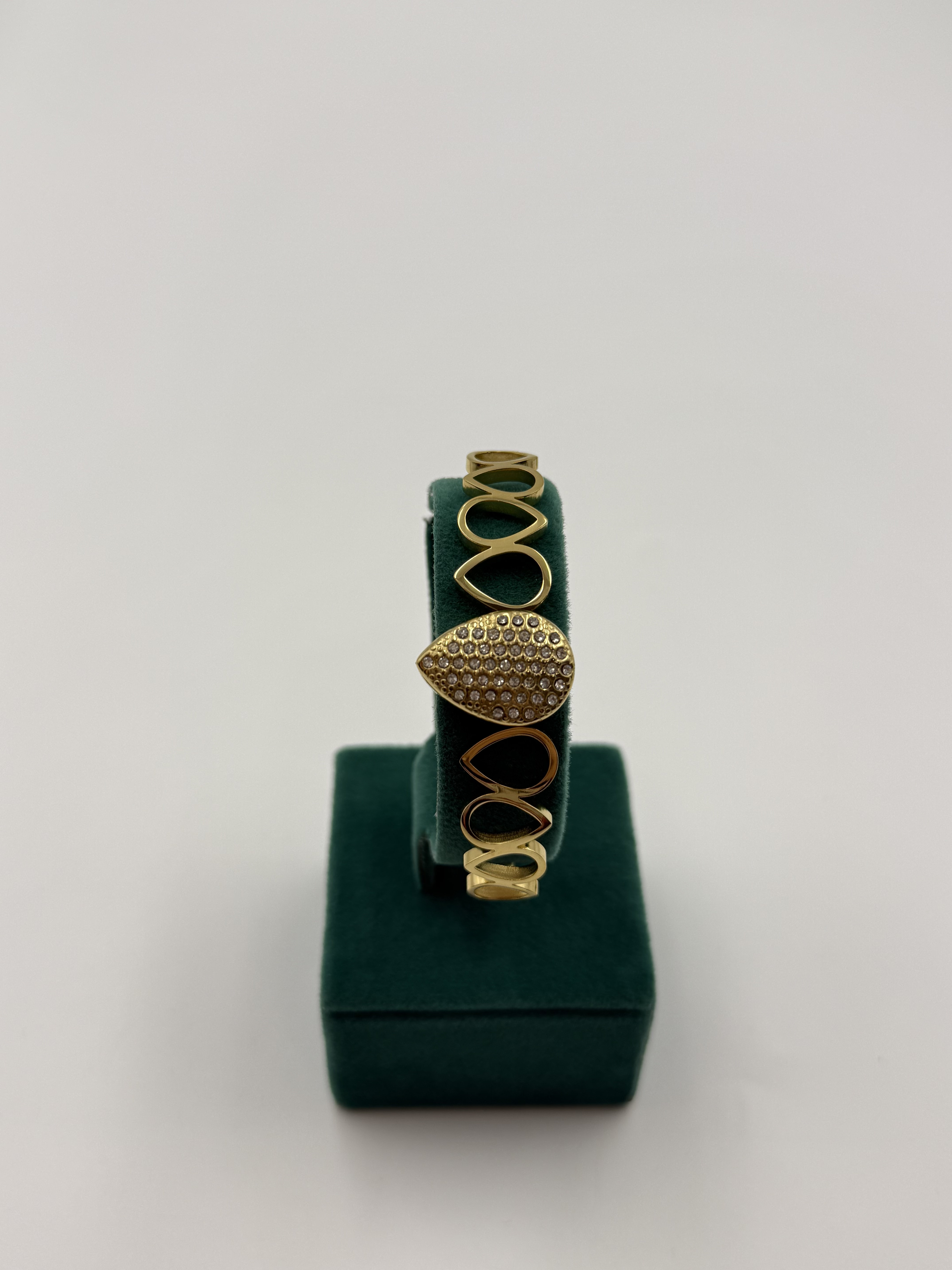 Damla Model Taşlı Kelepçe