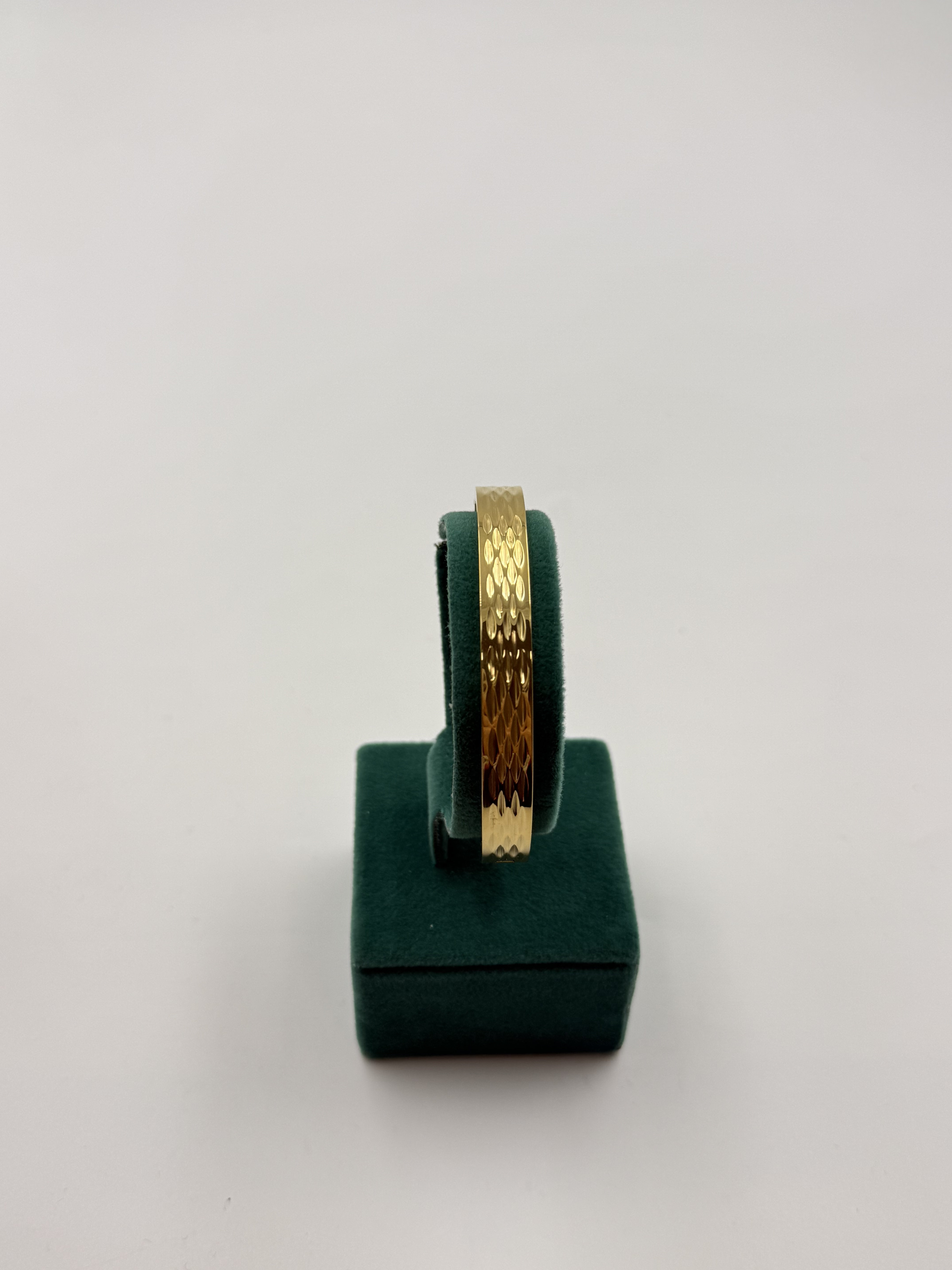 Baklava Desenli Gold Renk Kelepçe