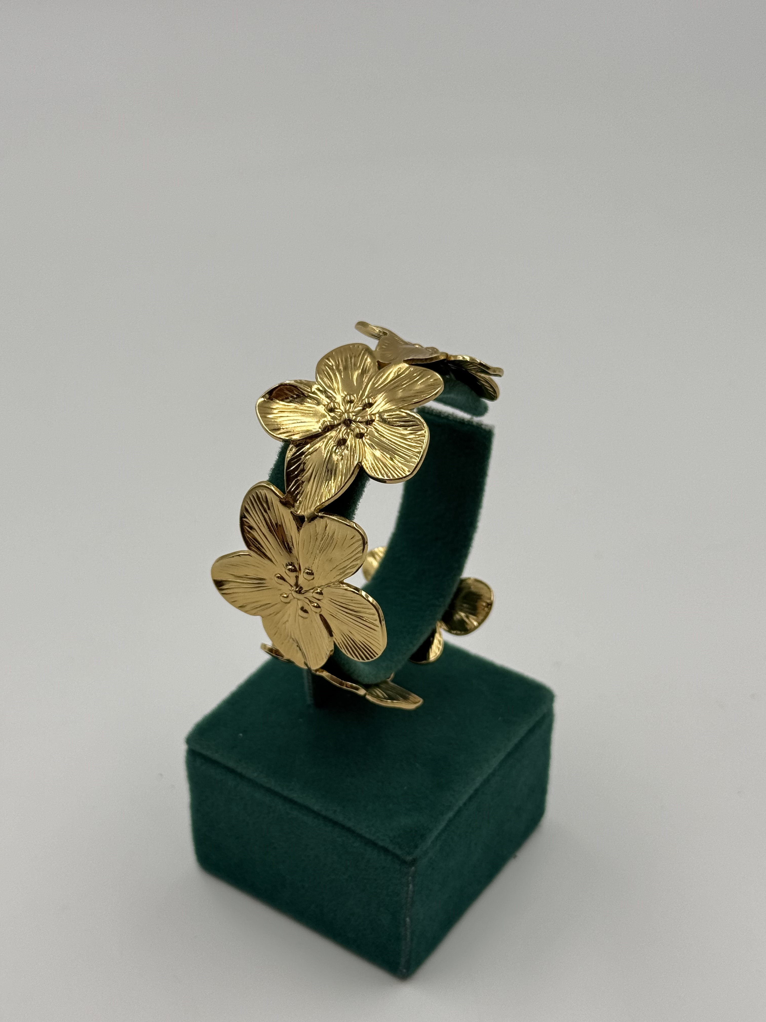 Çiçek Desenli Kelepçe