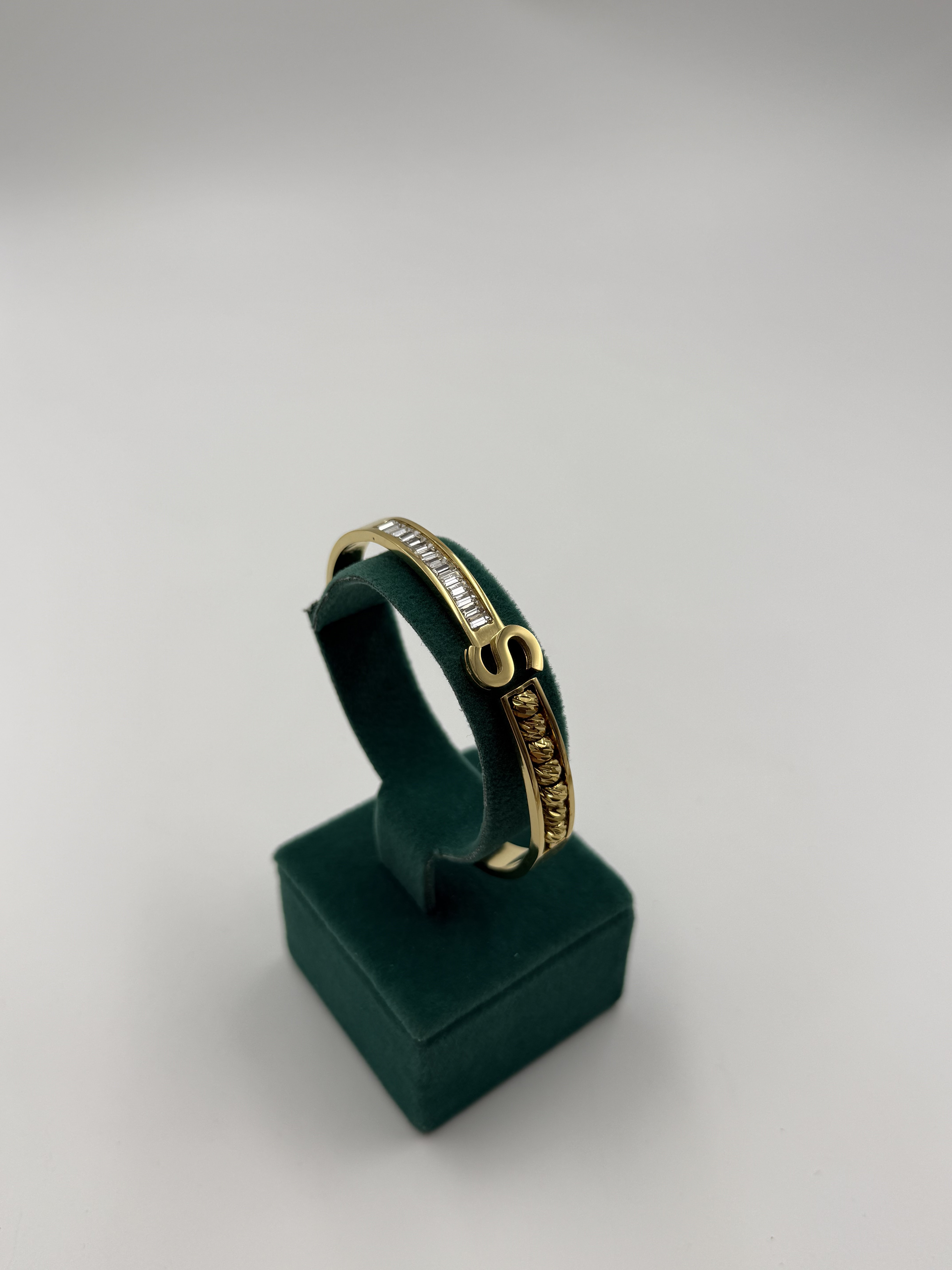 S Harfli Taşlı Kelepçe