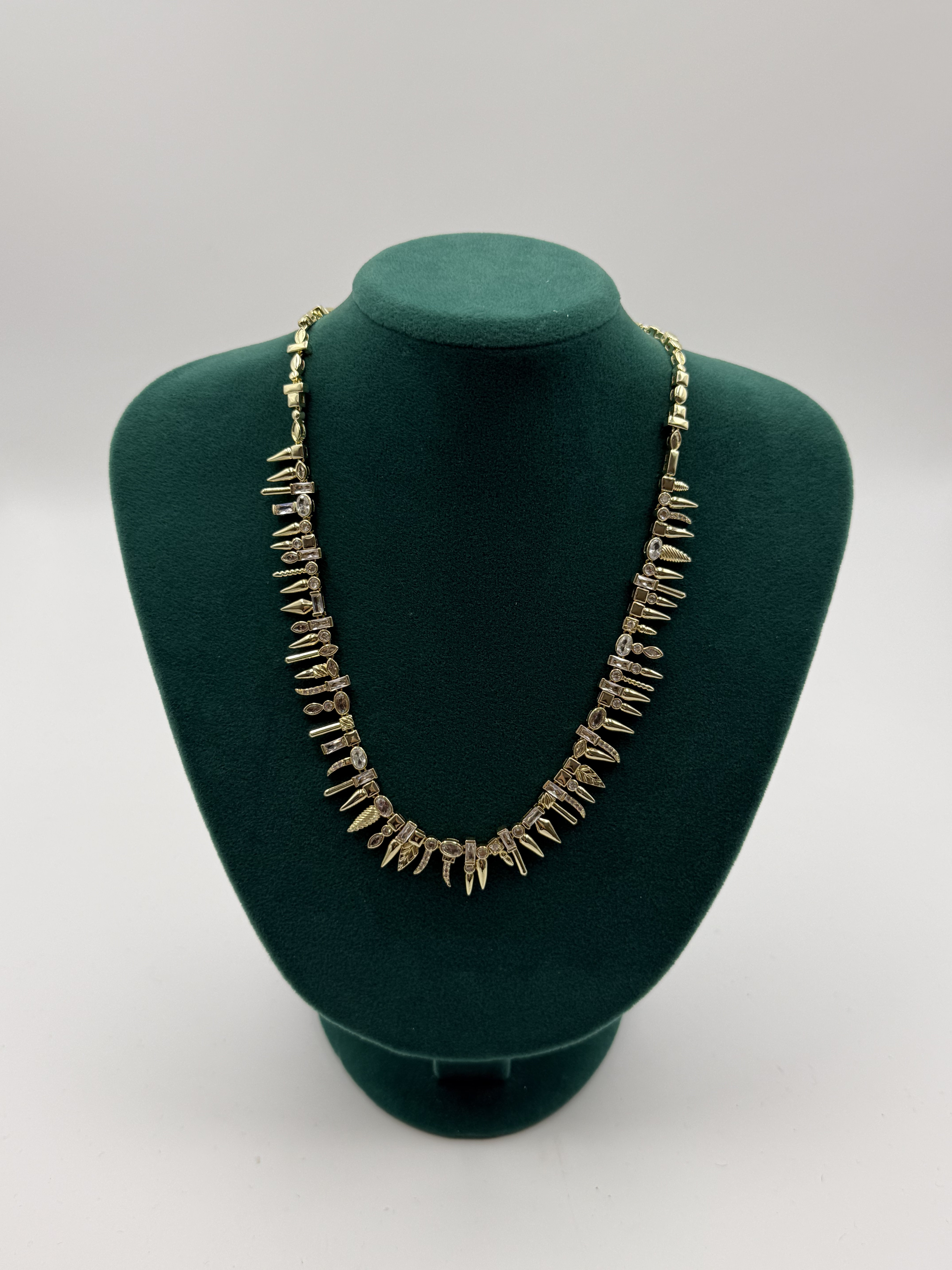 Sarkıt Zirkon Taşlı Gold Renk Kolye