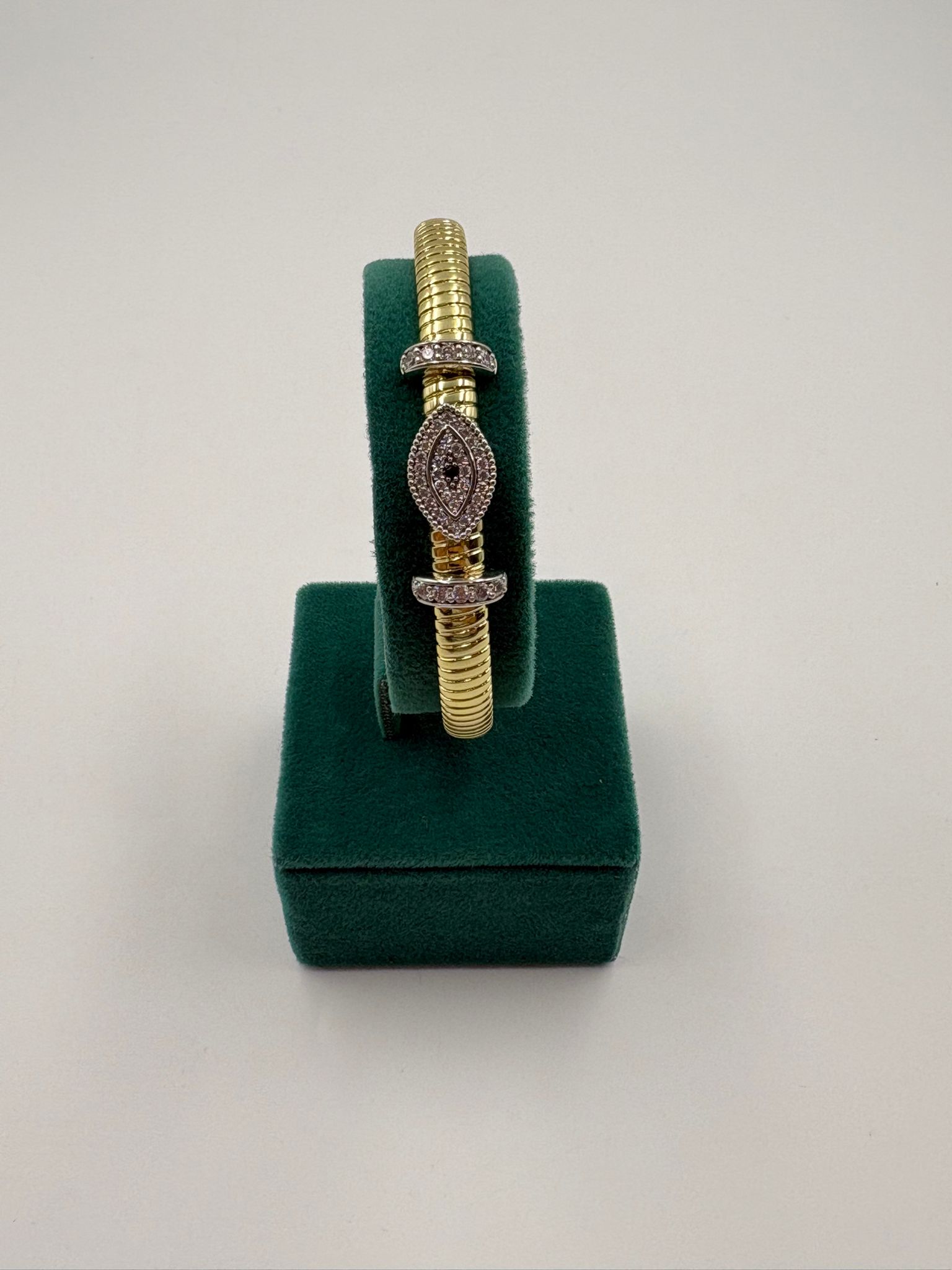 Göz Model Taşlı Kelepçe