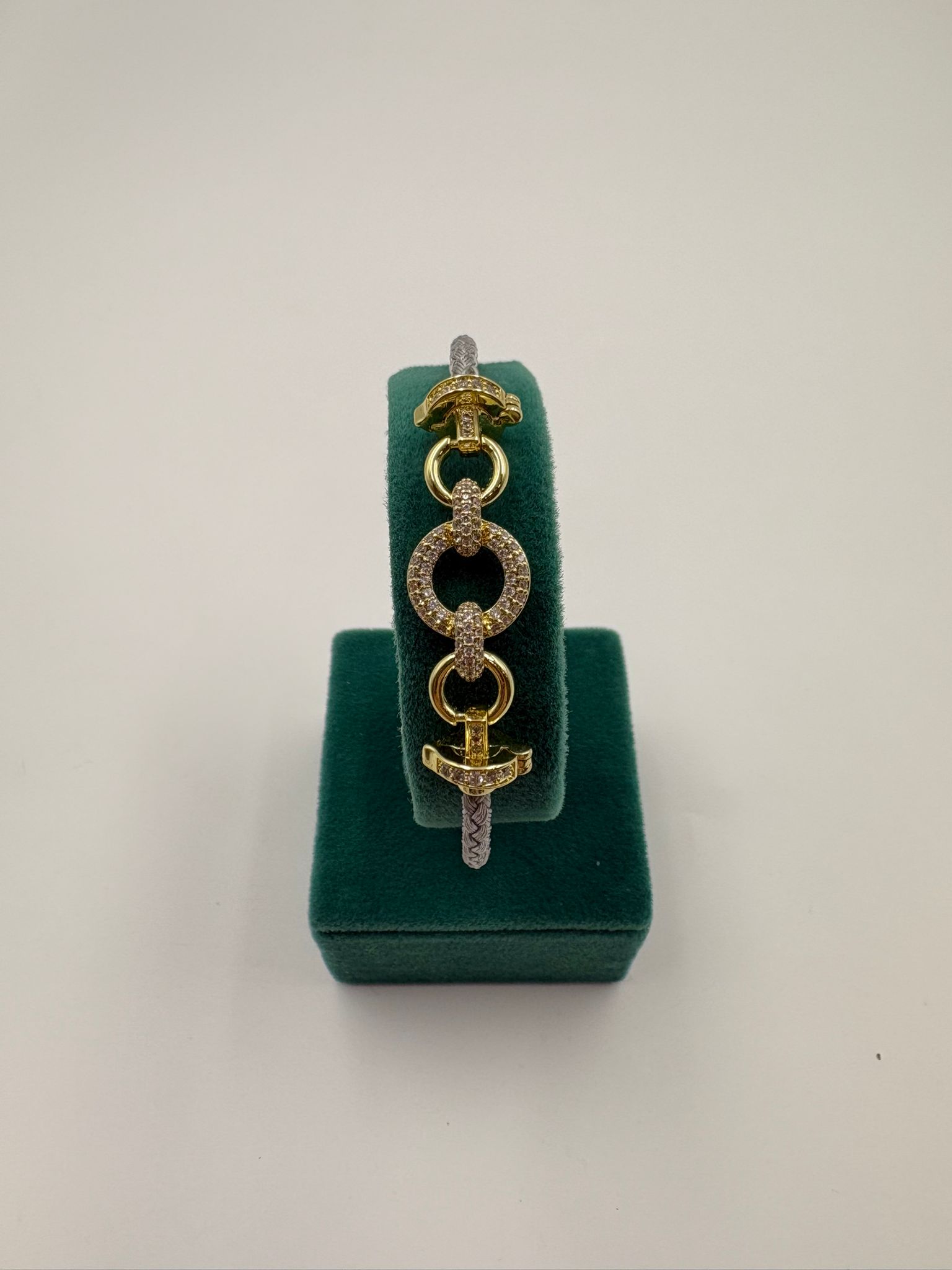 Zirkon Taşlı Halka Detaylı Deri Kelepçe